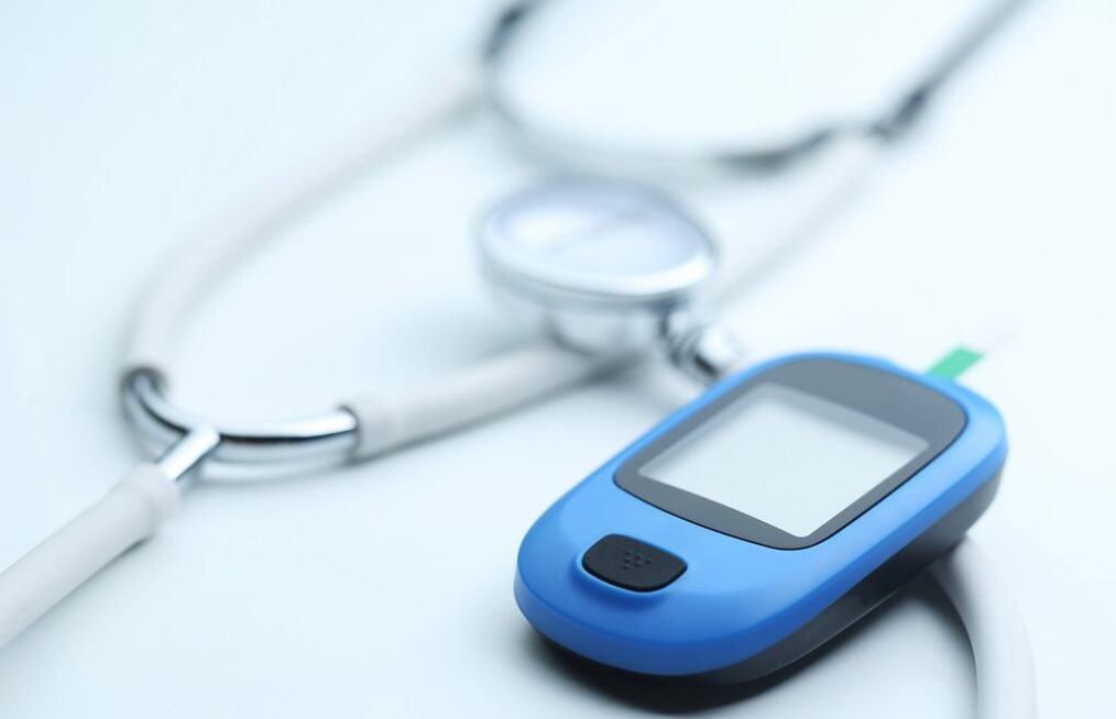 A glükométer segít meghatározni a vérben a glükóz szintjét, szabályozva a diabetes mellitus lefolyását
